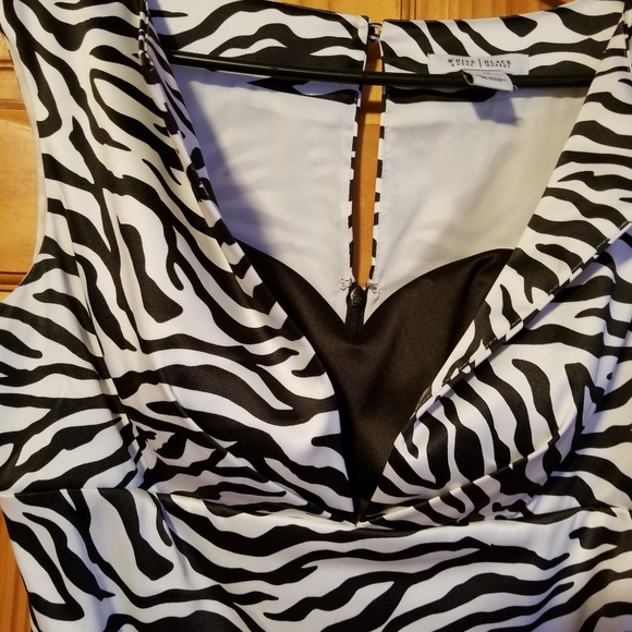 White House Black Market zebra print, build in bra - Picture 4 of 10